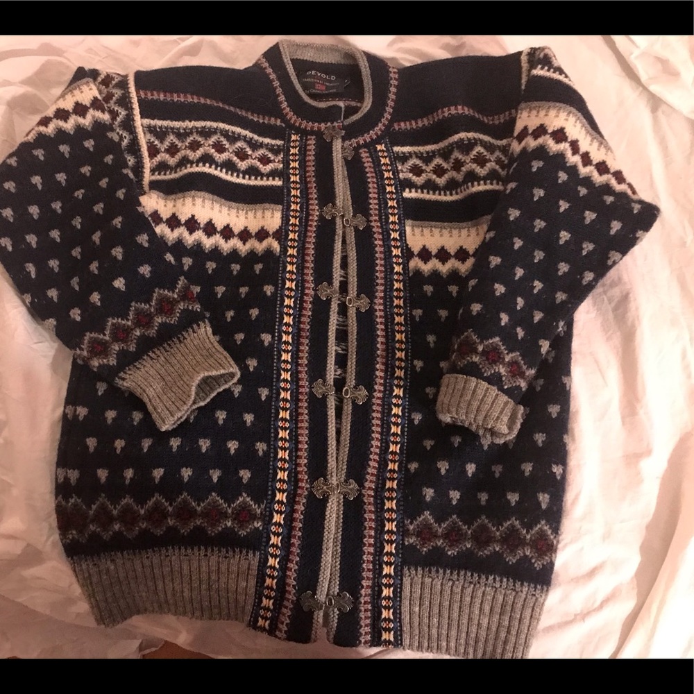 VINTAGE TIMELESS NORWEGIAN Handknit sweater.